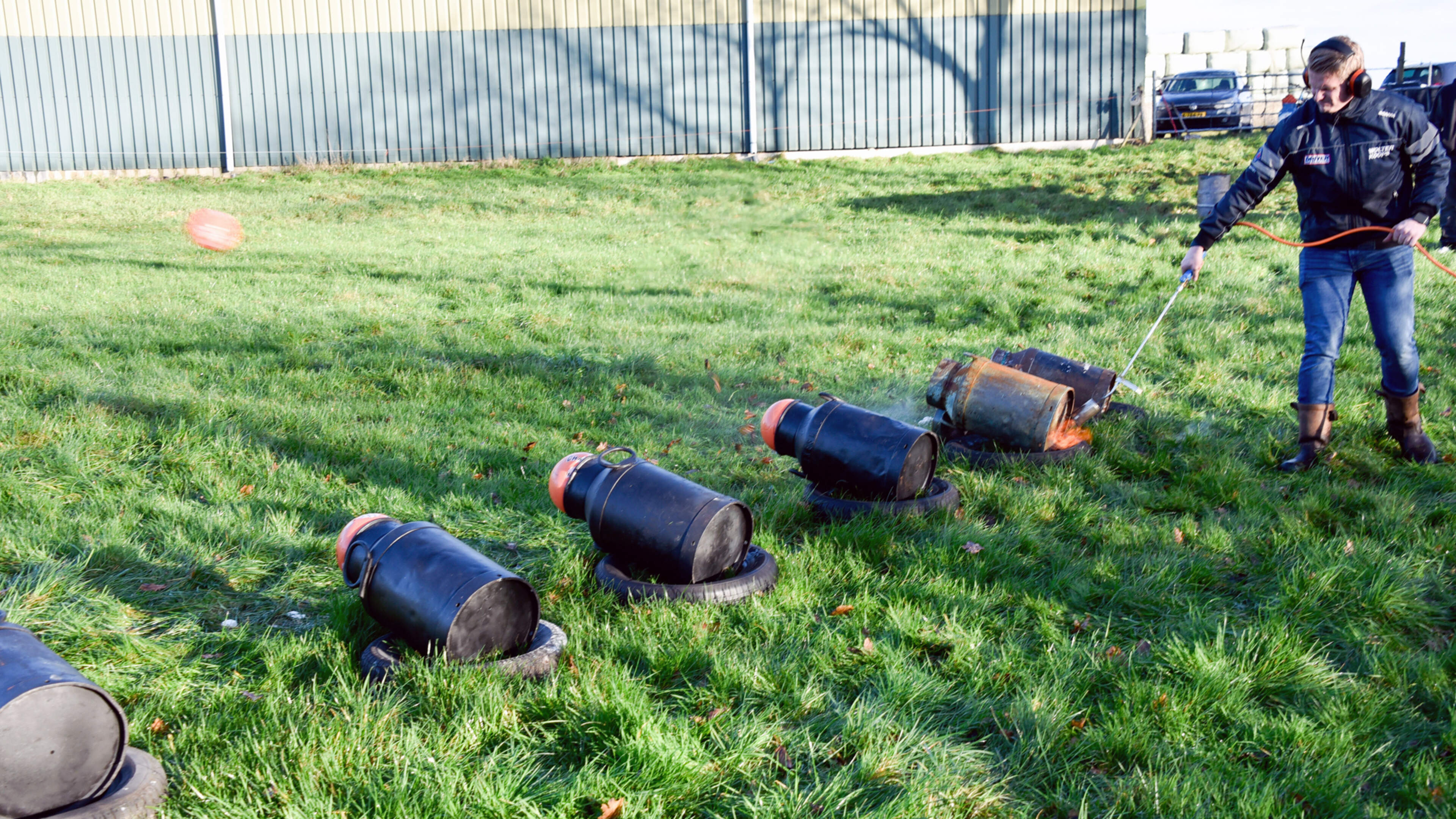 Ook in Oldeholtwolde wordt met carbid geschoten