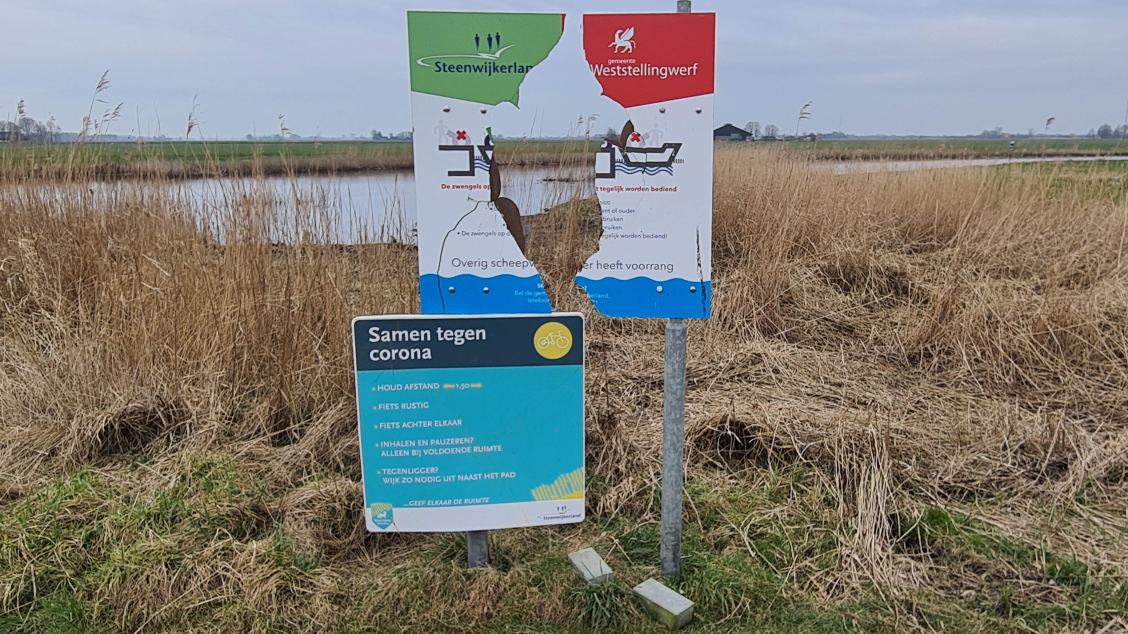 Opnieuw vernielingen aan infobord bij pontje over de Linde