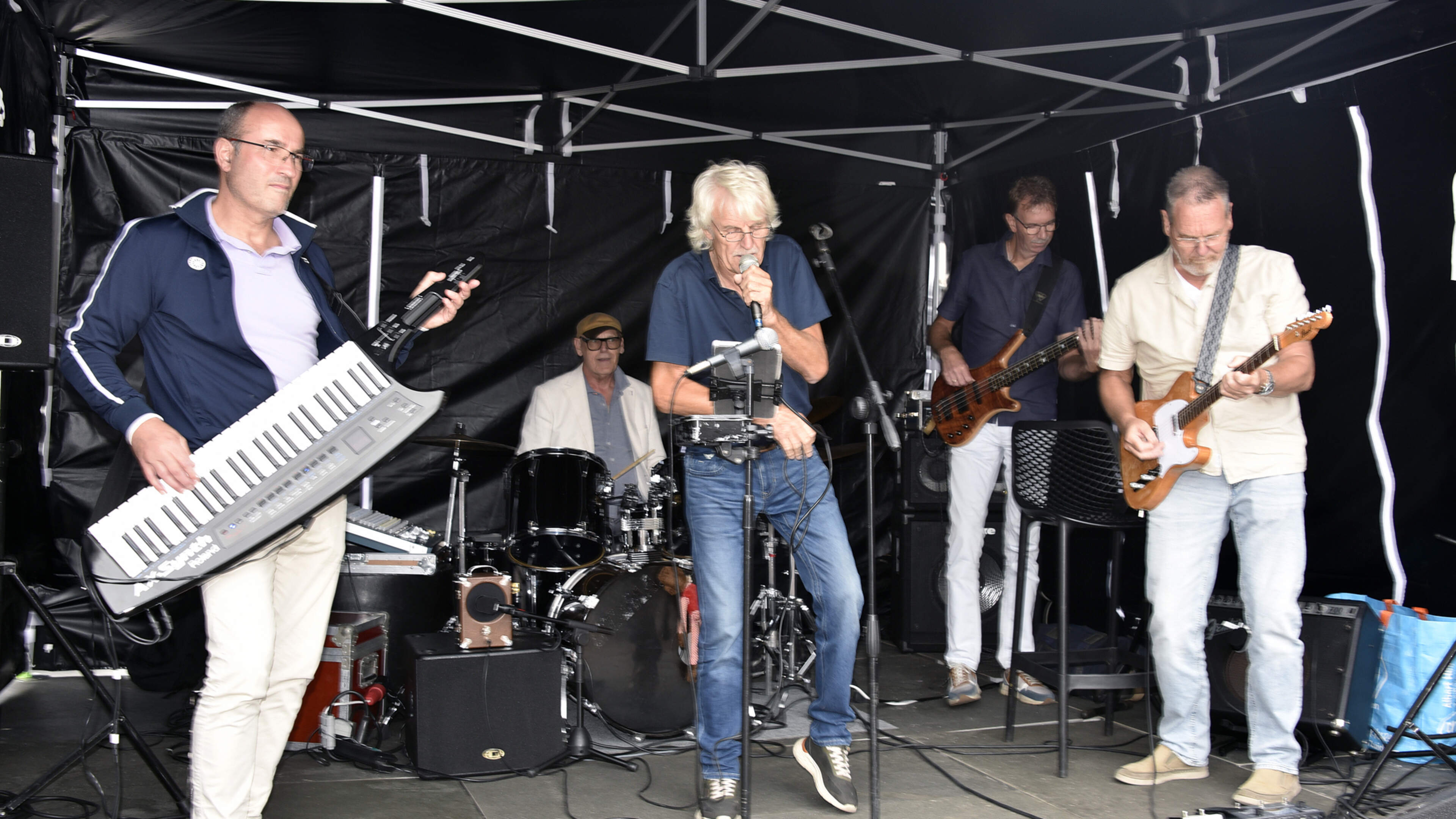 Bluesmuziek op Centrumplein in Wolvega